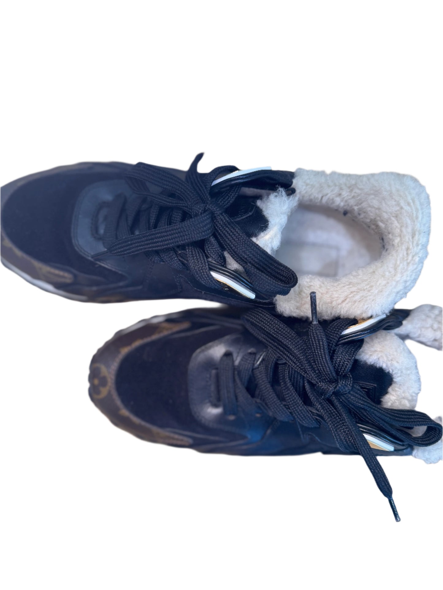 Louis Vuitton 2022 Monogram Pattern Shearling Sneakers