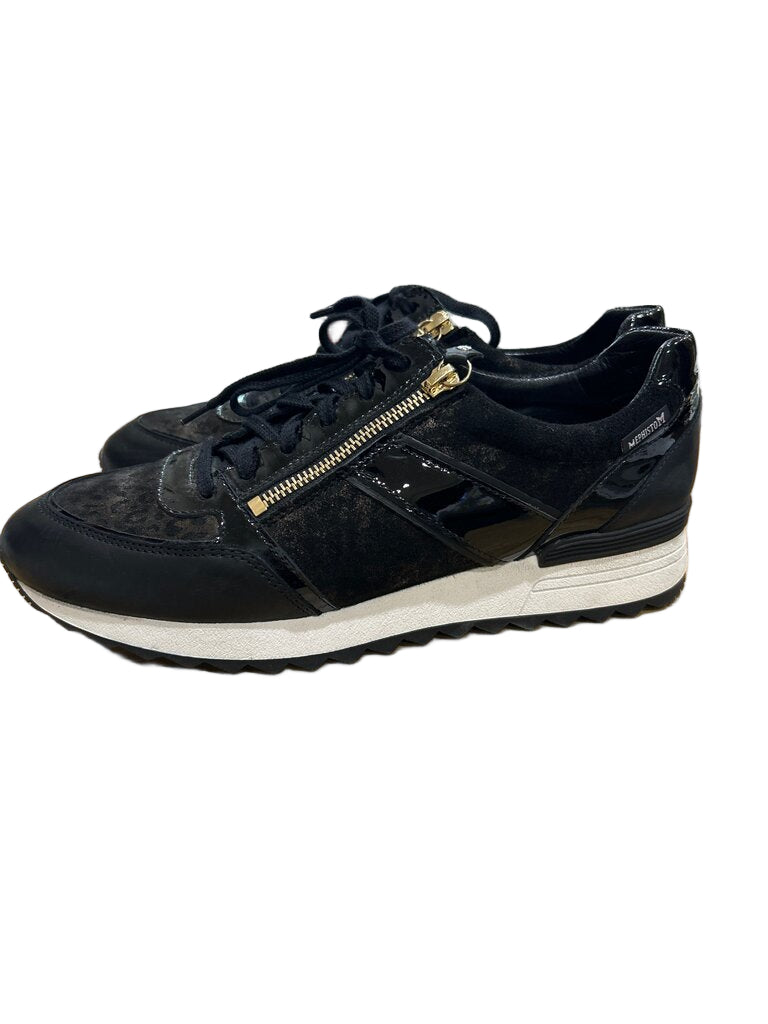 Black Sneakers with Zip Detail-SNEAKER-Gazelle Fashion and Style